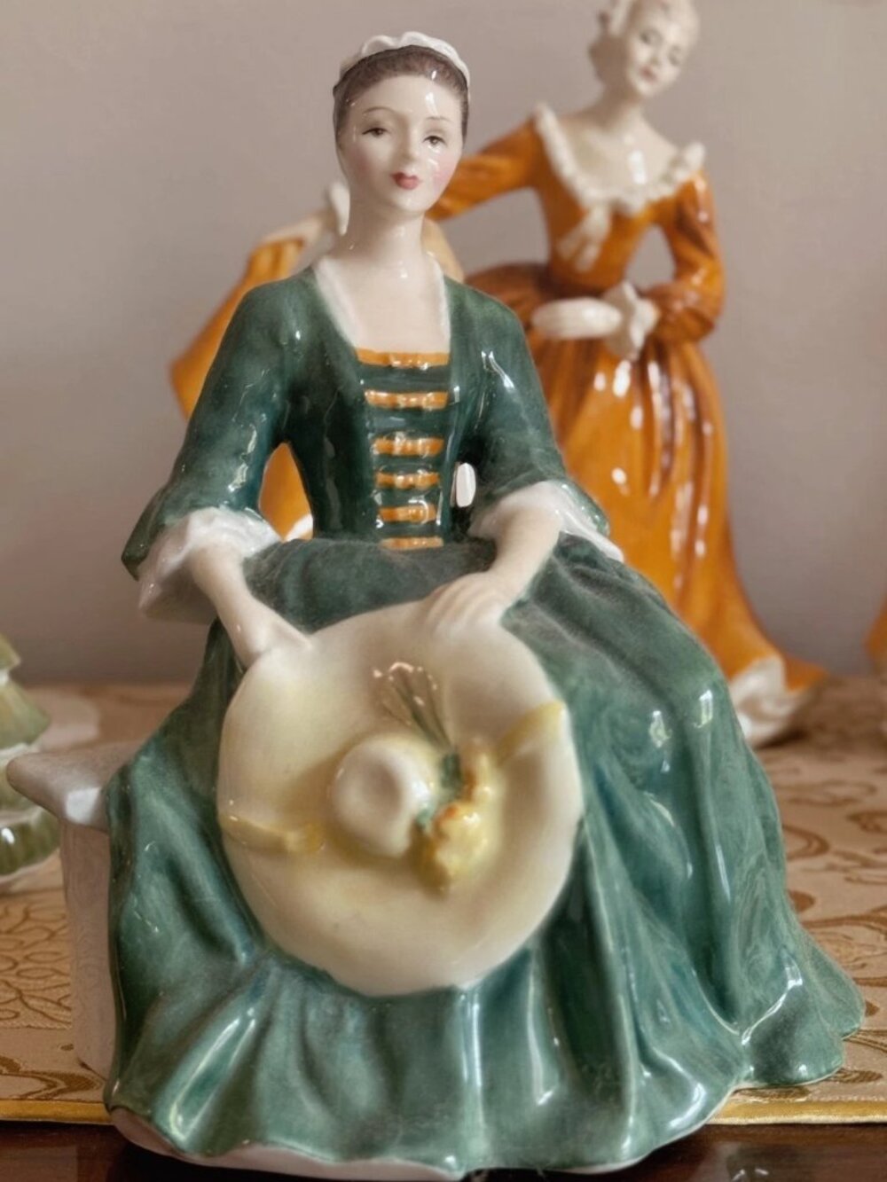 Royal Doulton Williamsburg HN2228 Figurine